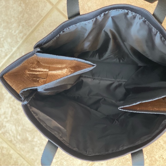 NEW VS WINE TOTE - Picture 3 of 6